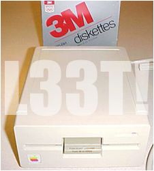 l33t Apple IIe 5 1/4 drive!